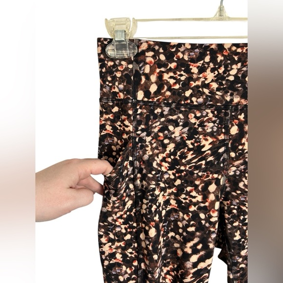 Lululemon Invigorate High-Rise Crop Tight 23" in Motion Flux Multi Women’s Sz 6 - Picture 8 of 15